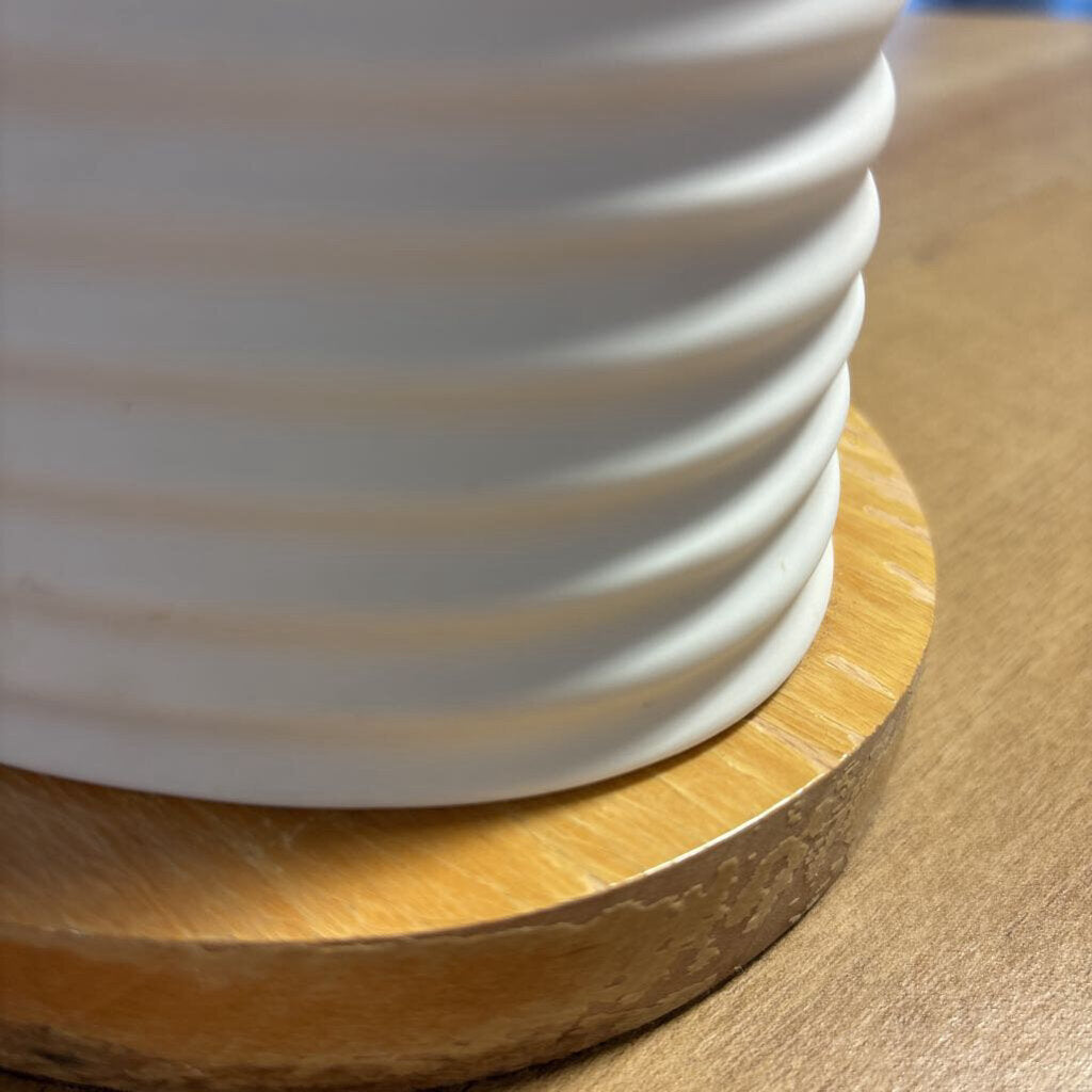 Ribbed Ceramic Cylinder Lamp