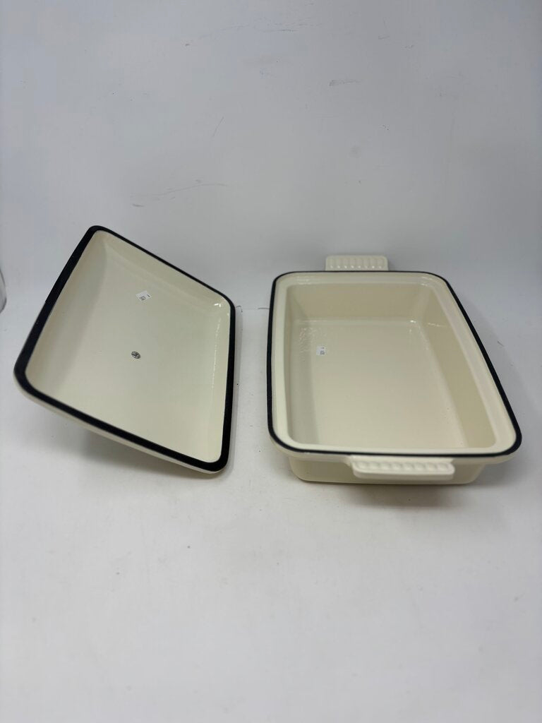 DariusCooks Covered Casserole Dish