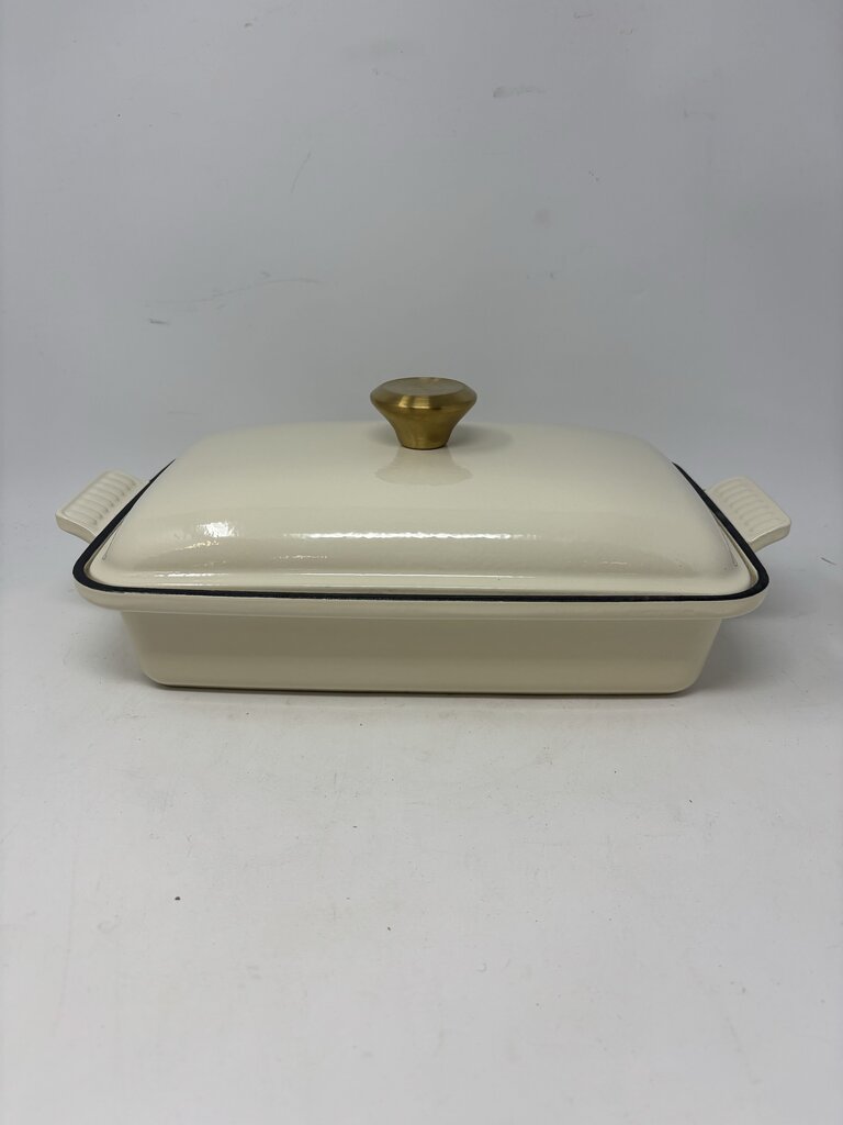 DariusCooks Covered Casserole Dish