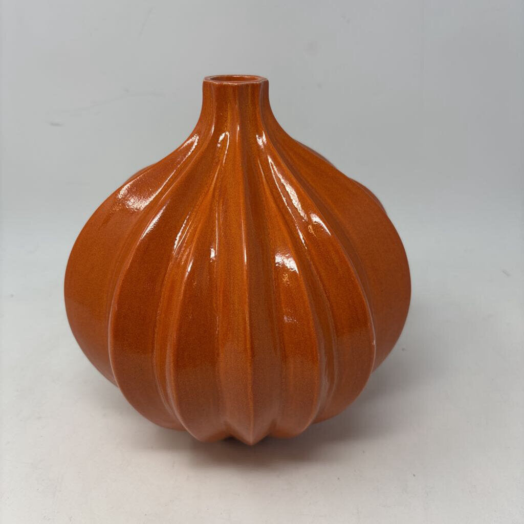 Nandina Home Vase