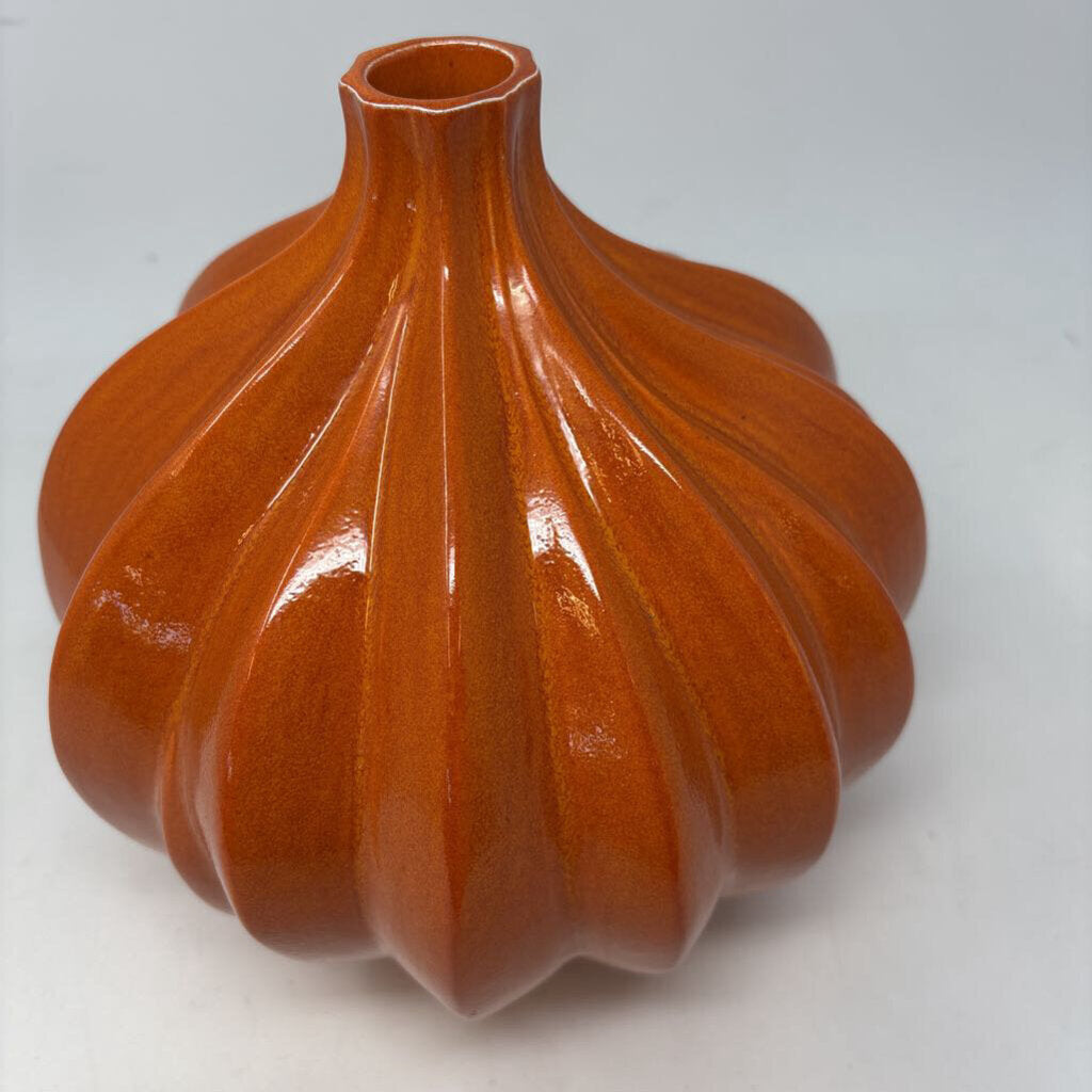 Nandina Home Vase
