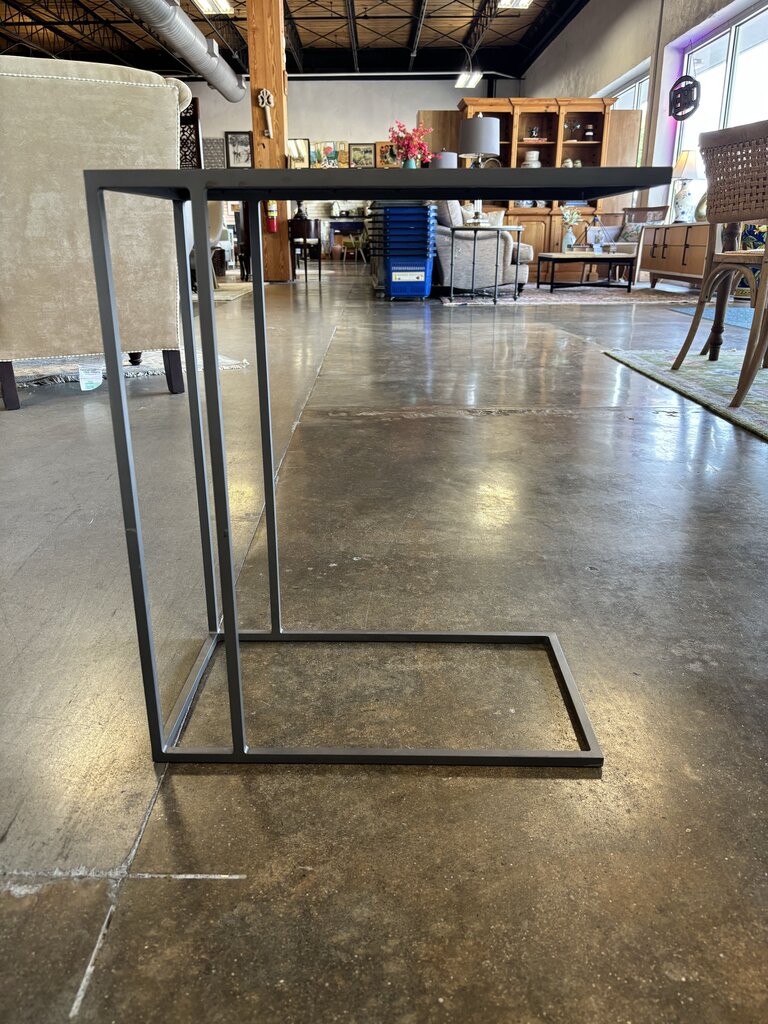 Metal "C" Table 19.25 X 11.25 X 23.25