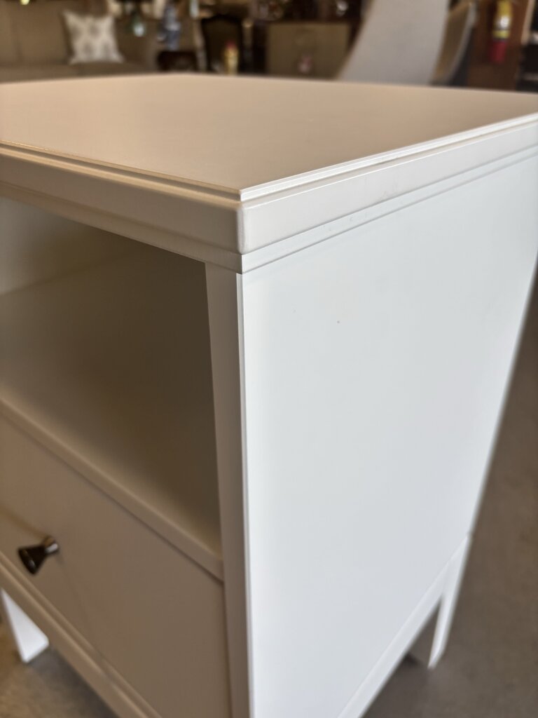 Idanas Nightstand 18.75 X 16 X 26.5