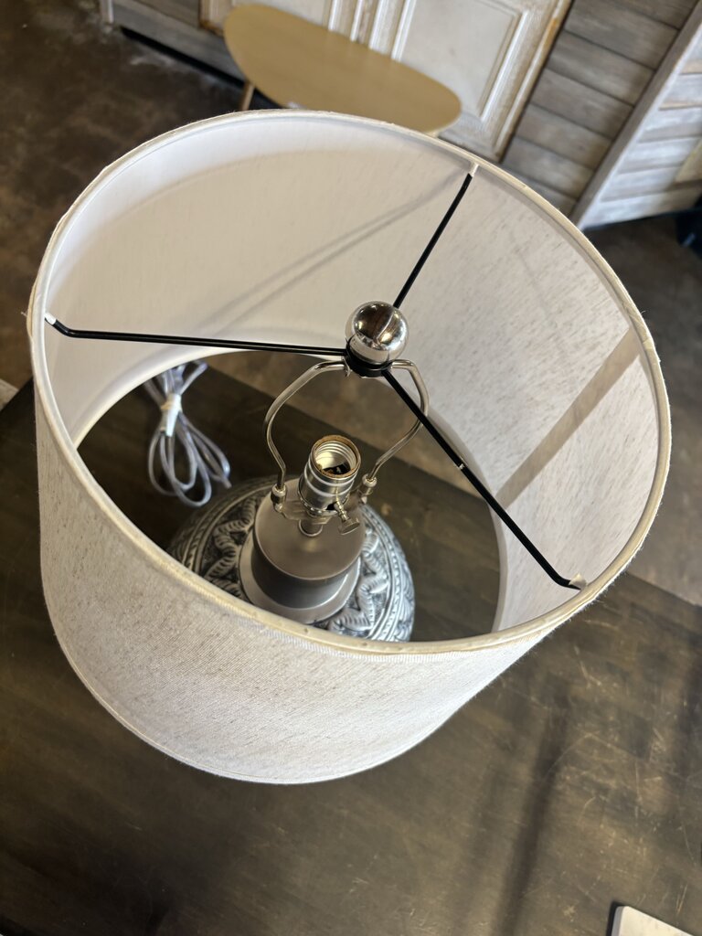 Metal Urn Base Lamp