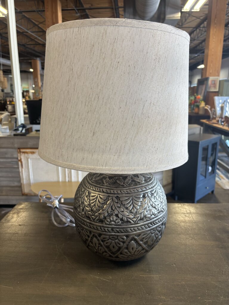 Metal Urn Base Lamp
