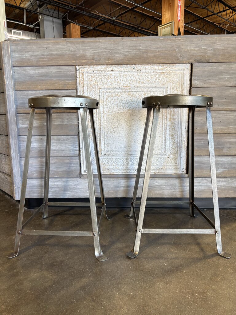Set 2 Metal Pressed Tufted Barstools