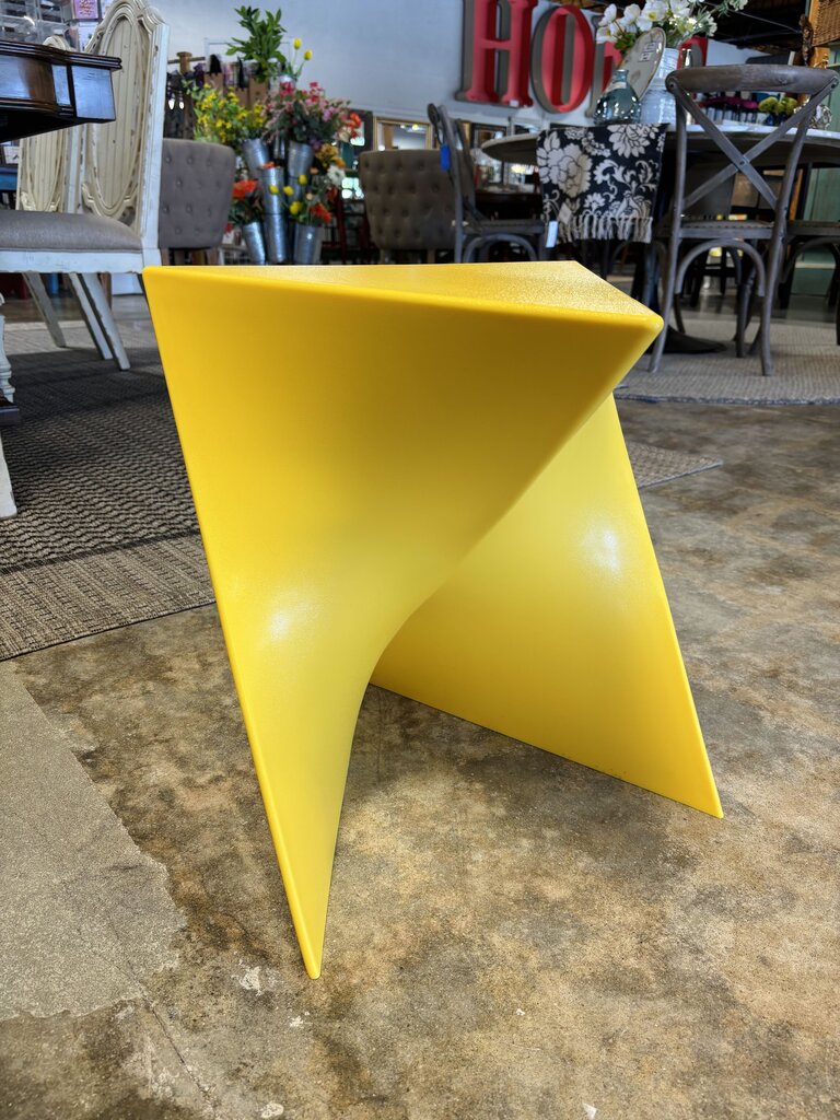 Geometric Molded End Table 16 X 16 X 17