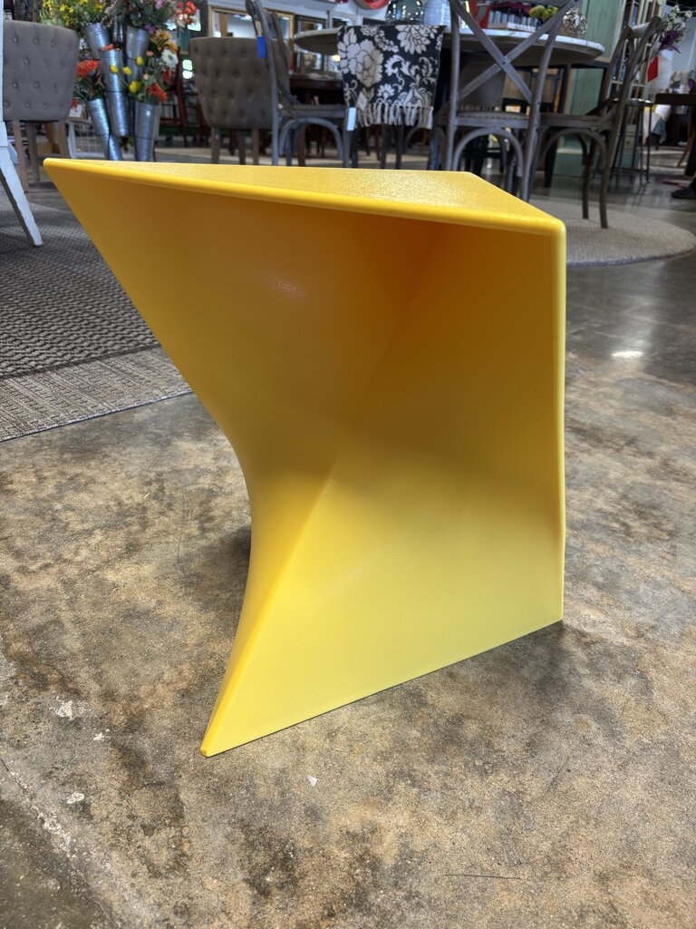 Geometric Molded End Table 16 X 16 X 17