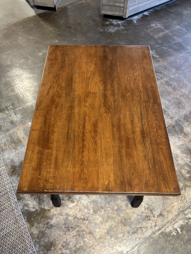 Dining Table w/2 Pull Out Leaves 40 X 28