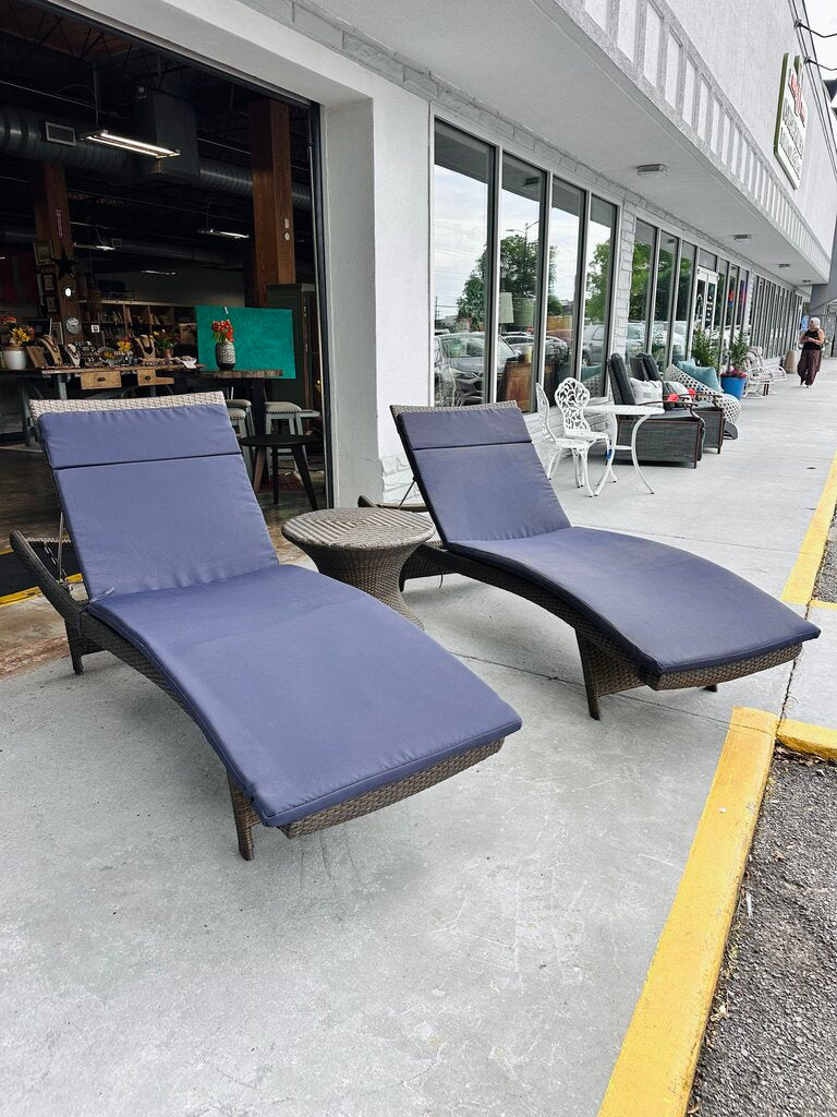 Set 3 Frontgate Chaise & Table