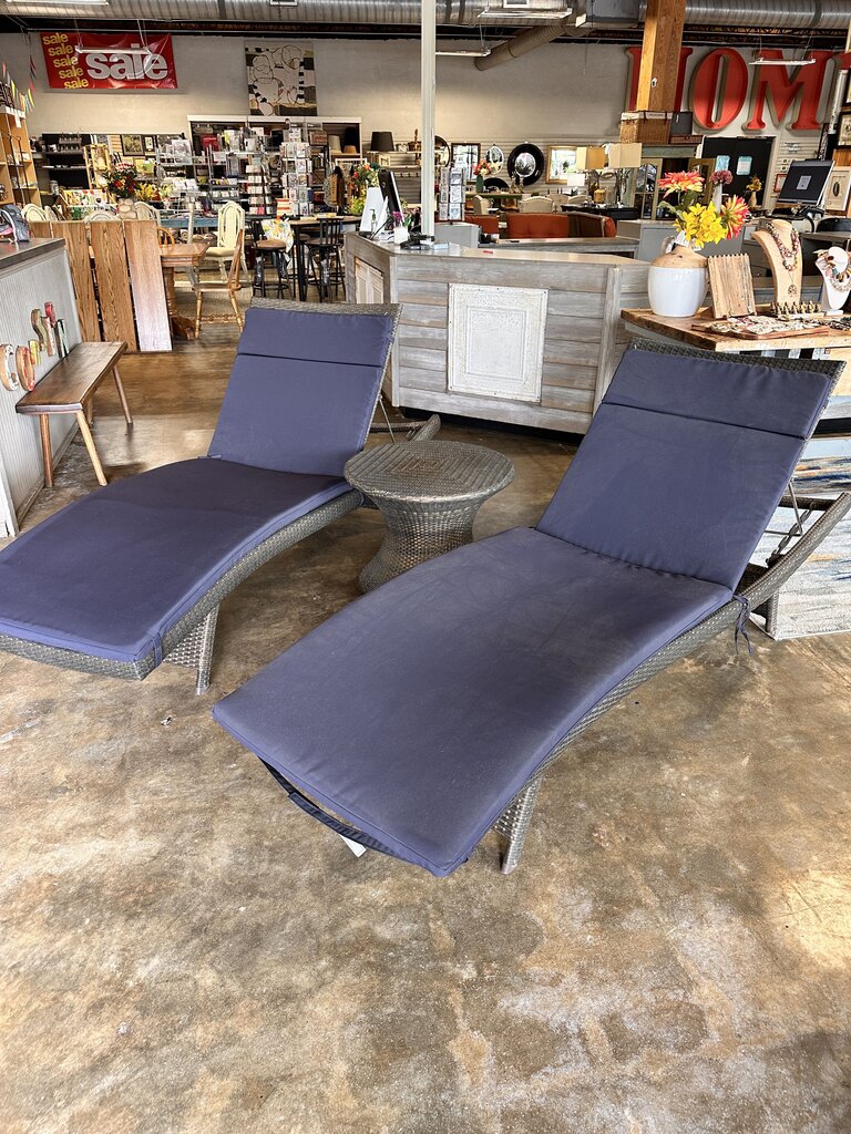 Set 3 Frontgate Chaise & Table