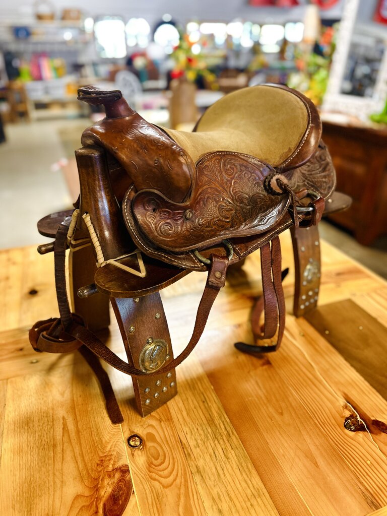 Childs Western Saddle & Stand