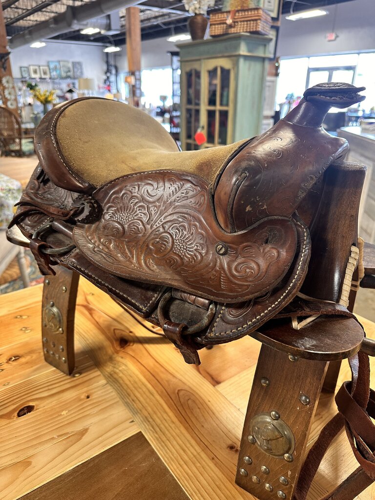 Childs Western Saddle & Stand