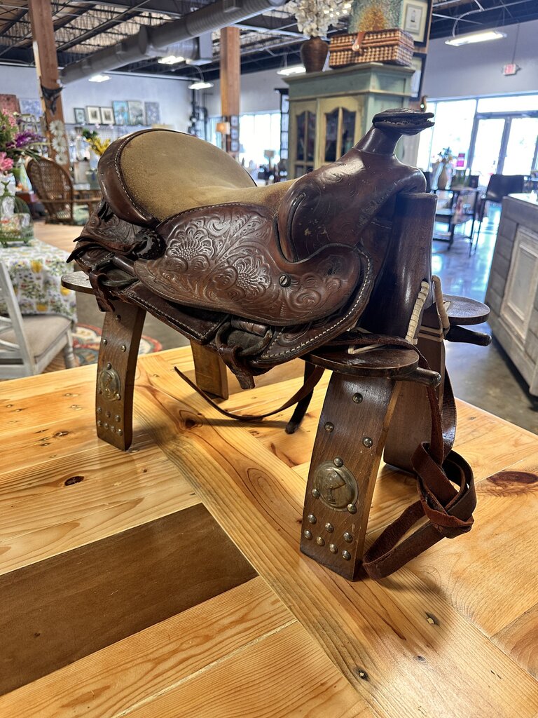 Childs Western Saddle & Stand