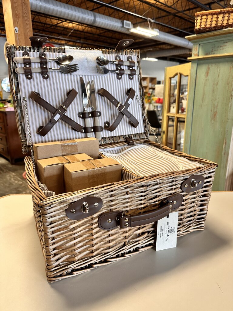Set 22 Bee & Willow Picnic Basket