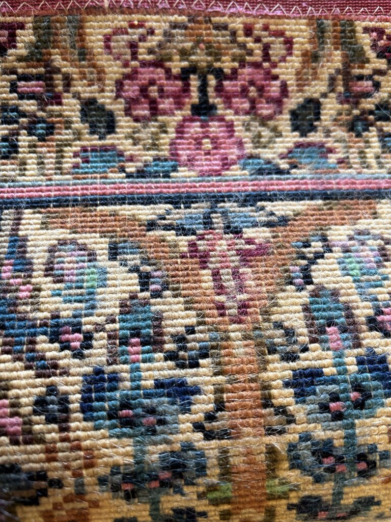 Machine Knotted Area Rug 26 X 46.5