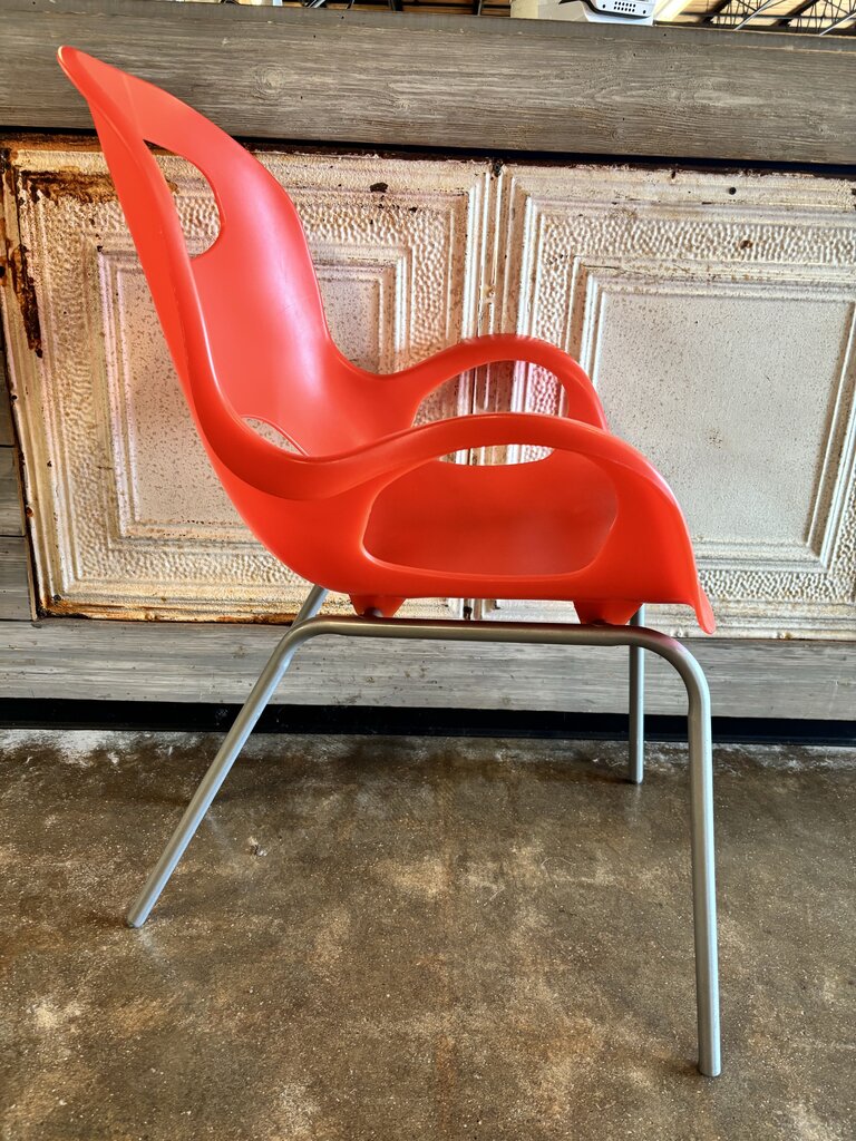 Umbra Oh Chair by Karim Rashid