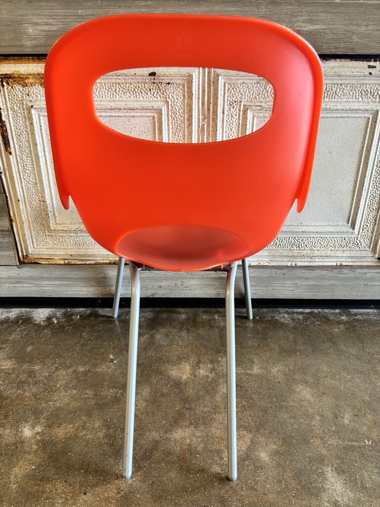Umbra Oh Chair by Karim Rashid