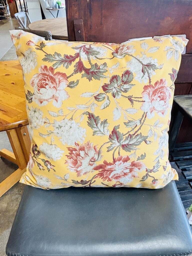 Floral 22 x 22 In & Outdoor Pillow