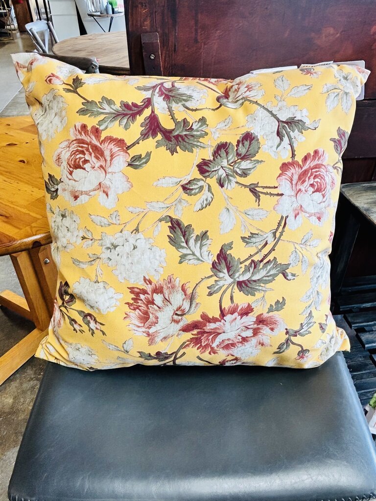 Floral 22 x 22 In & Outdoor Pillow
