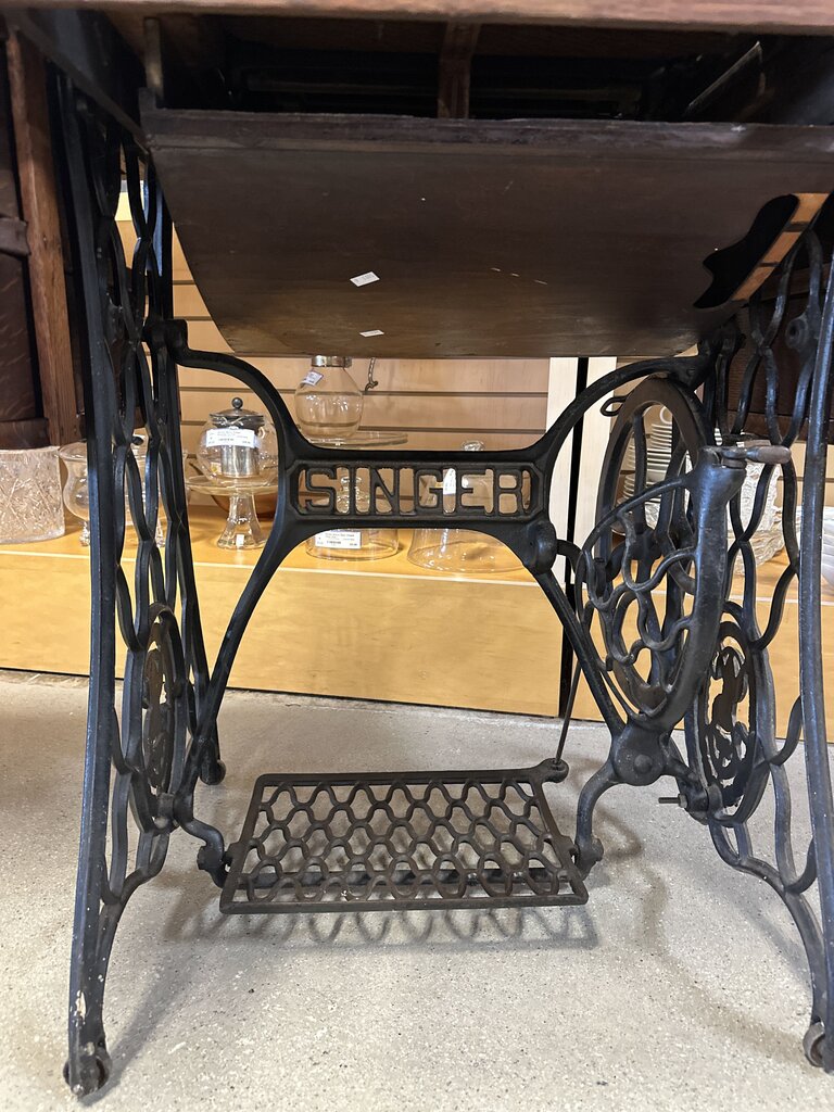 Singer Sewing Machine In Cabinet