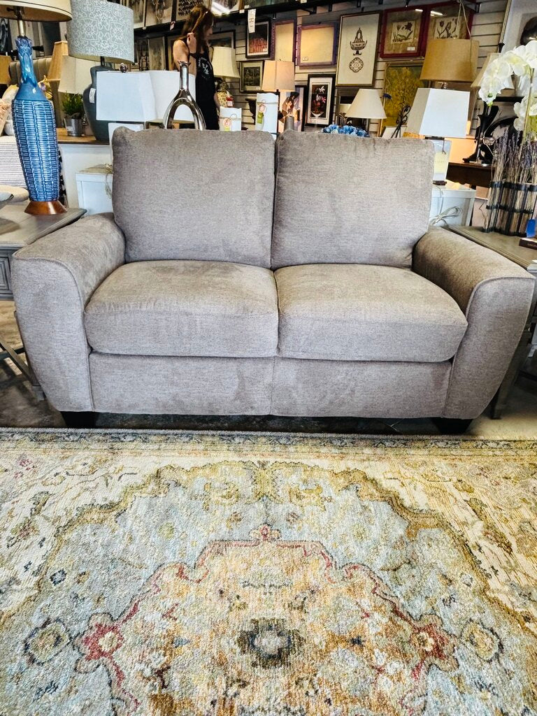 Loveseat 5' 5"