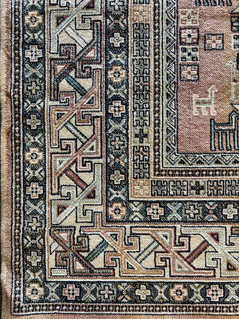 Oriental Woven Area Rug 3'2" X 4'6"