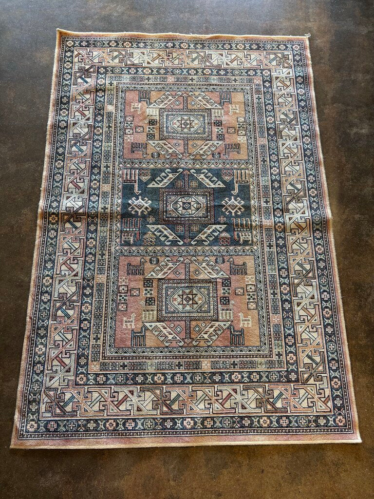 Oriental Woven Area Rug 3'2" X 4'6"