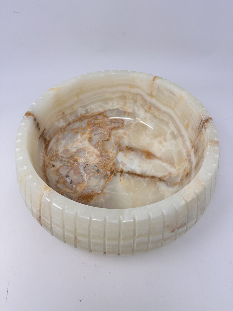 Onyx Statted Round Display Bowl
