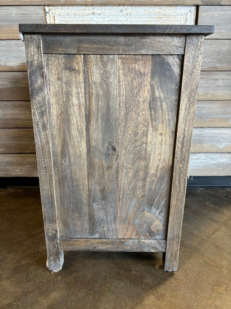 Nightstand 21 X 16 X 26.5