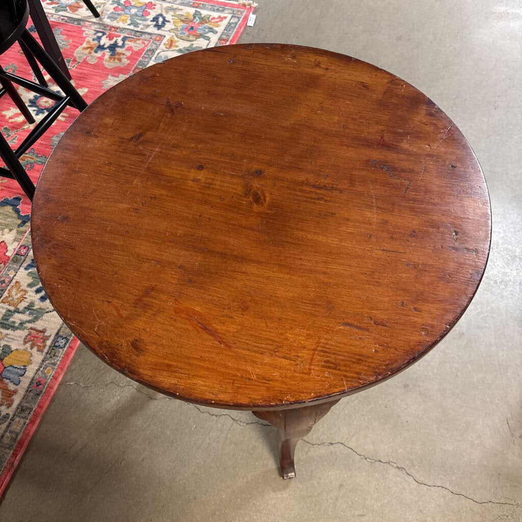 Vintage Round Accent Table 28.5"R 30"H