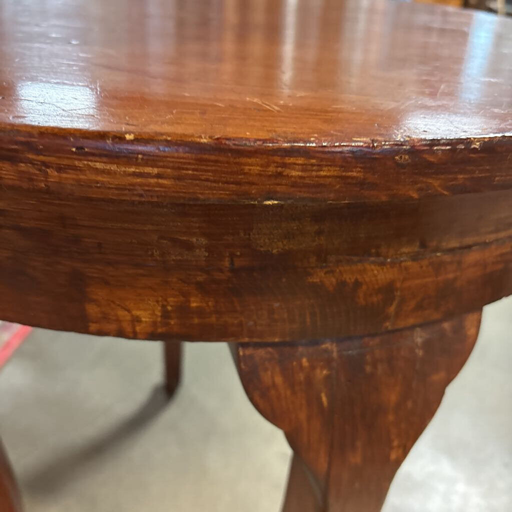Vintage Round Accent Table 28.5"R 30"H