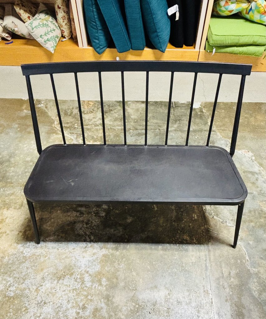 Metal Threshold Streamlined Bench