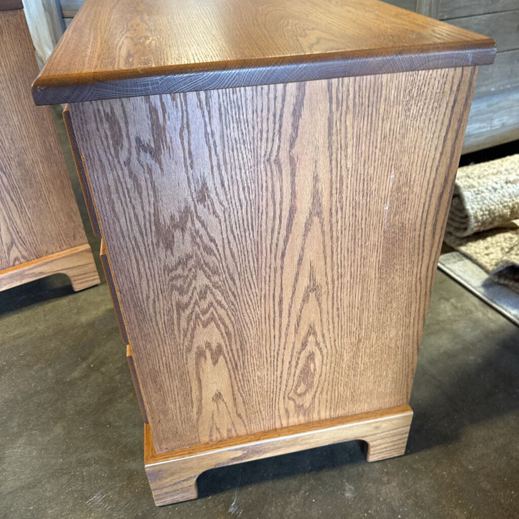 3 Drawer Nightstand 25 X 19 X 29.75