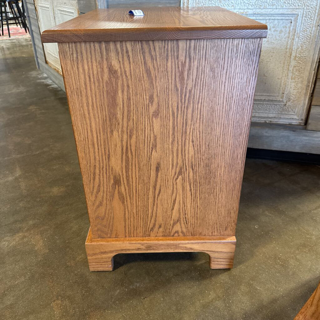 3 Drawer Nightstand 25 X 19 X 29.75