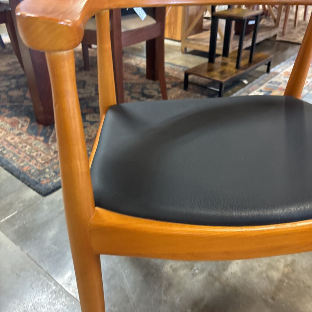 MCM Presidential Arm Chair