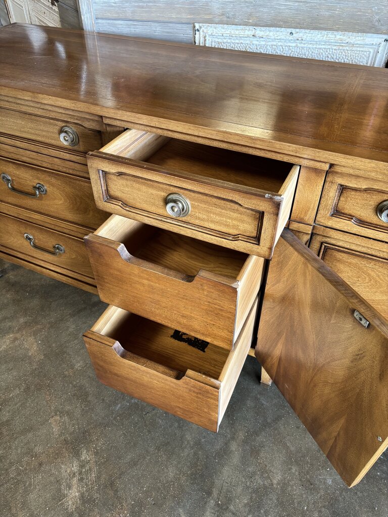 MCM Dresser 75 X 20 X 32