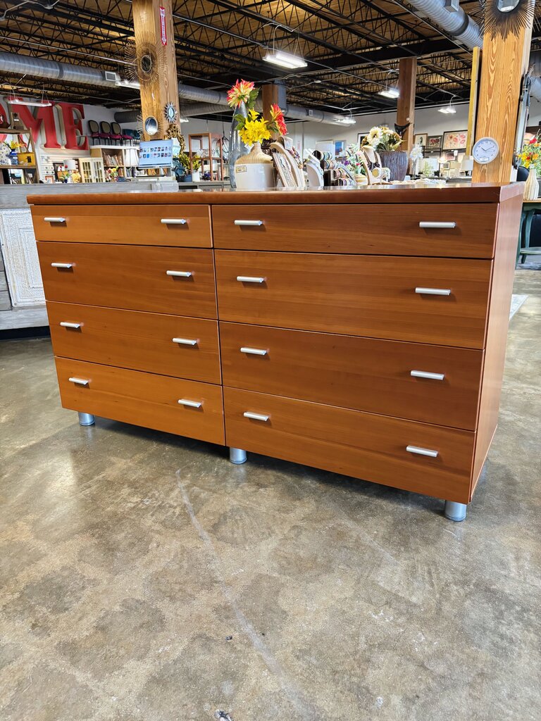 Heavy 8 Drawer Dresser 63 X 21.75 X 36.5