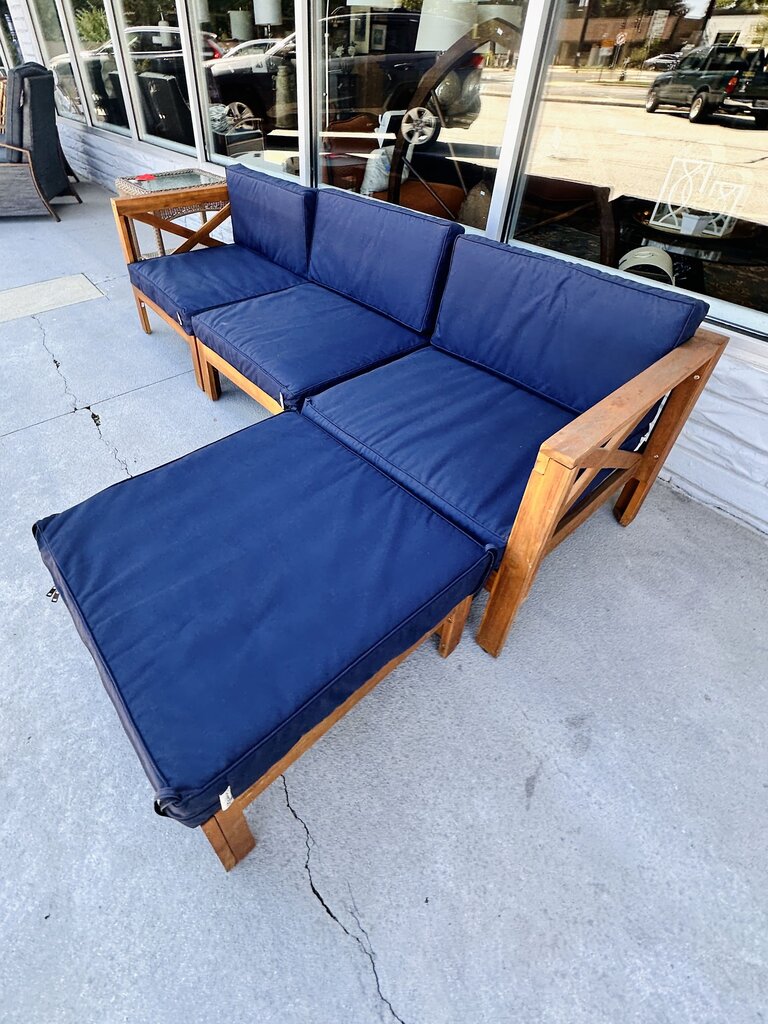 4 PC Outdoor Sofa & Chaise