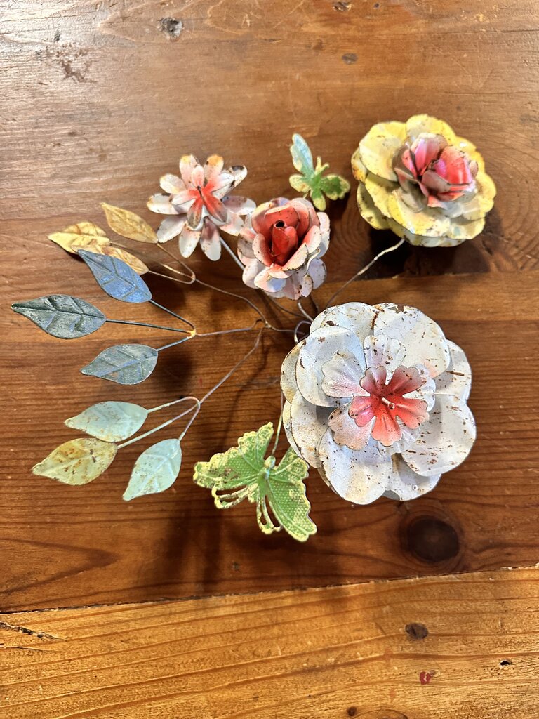 Metal Floral Wall Deco