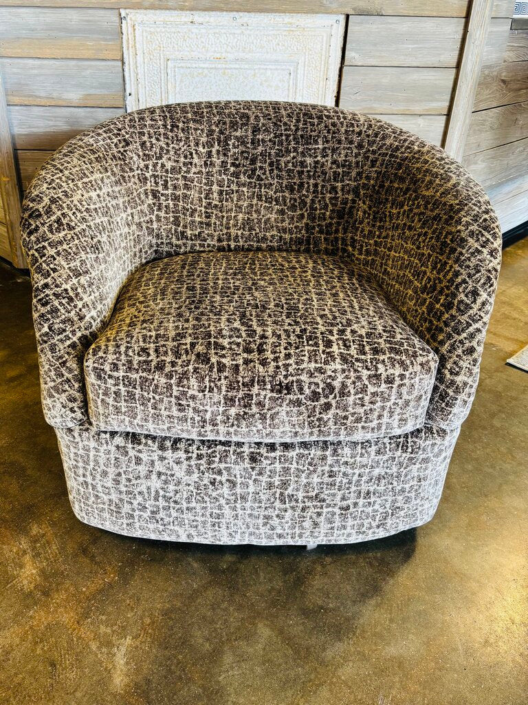Barrel Upholstered Swivel Chair