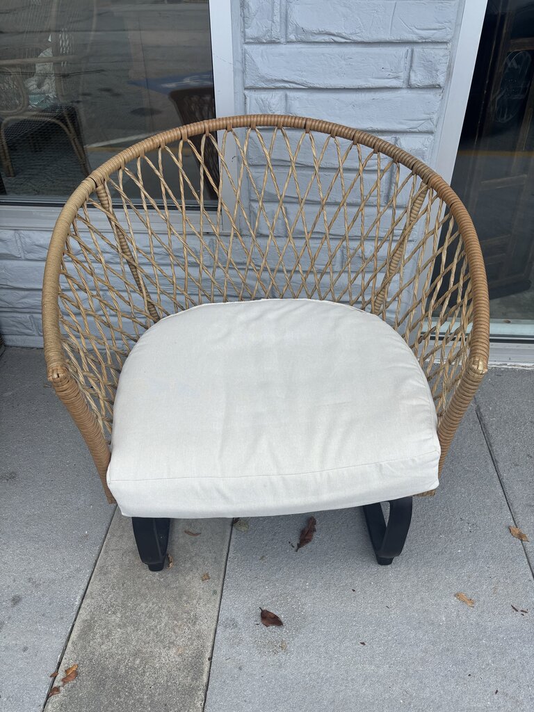 Metal C Frame Wicker Chair with Cushion
