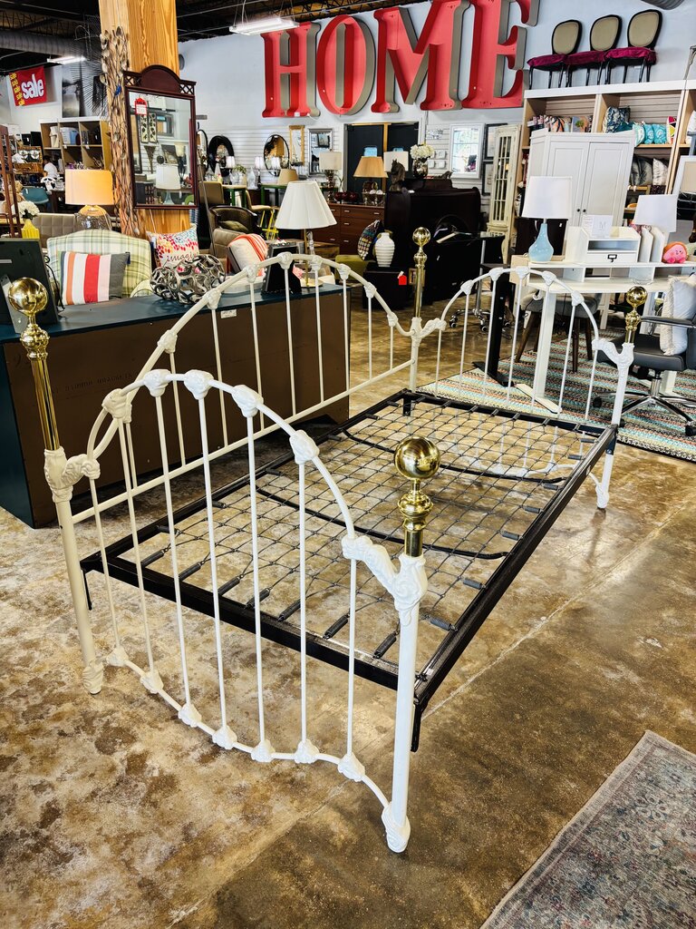 Metal/Brass Daybed