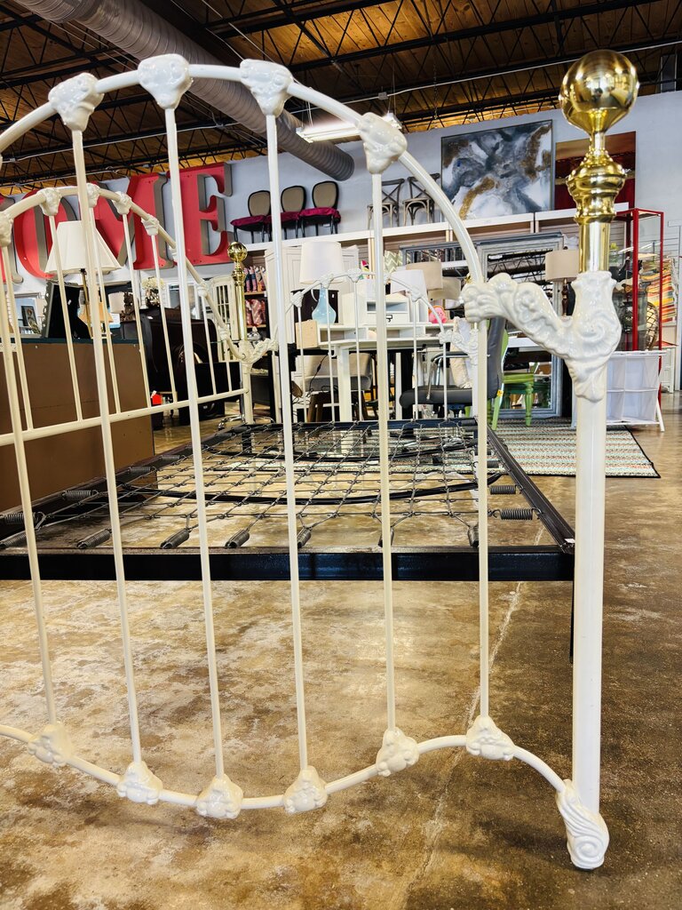 Metal/Brass Daybed