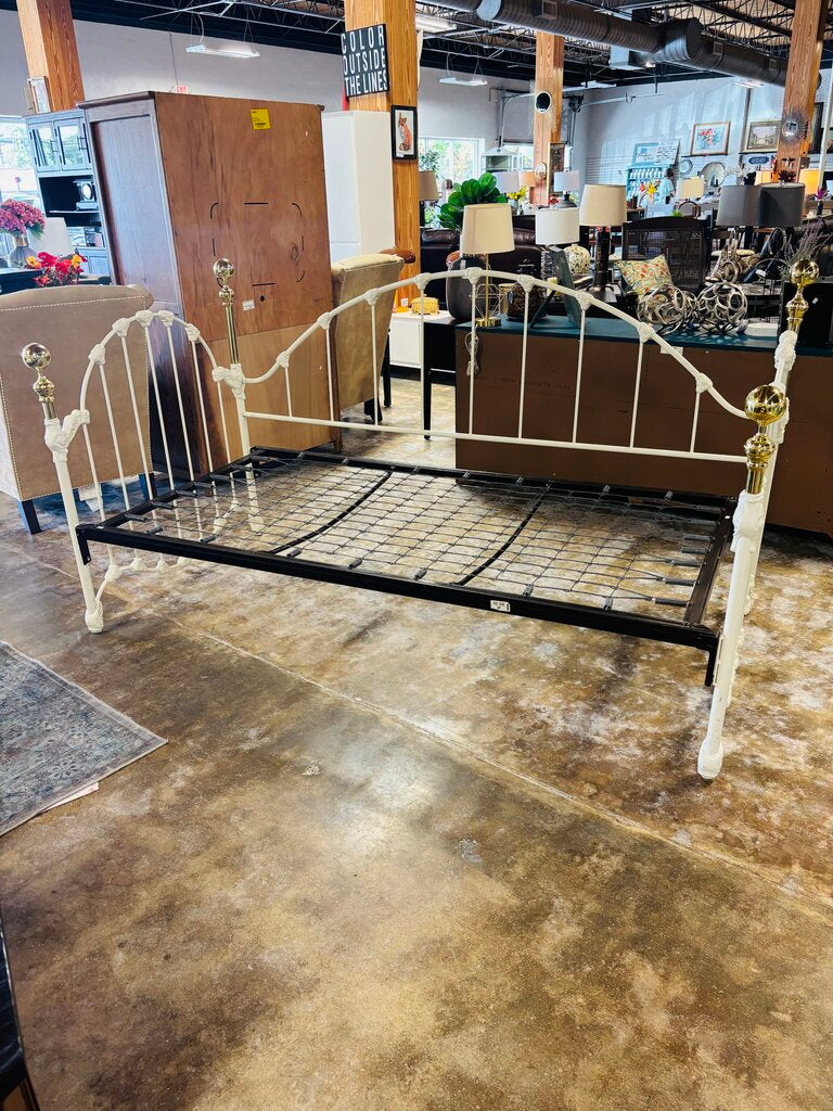 Metal/Brass Daybed