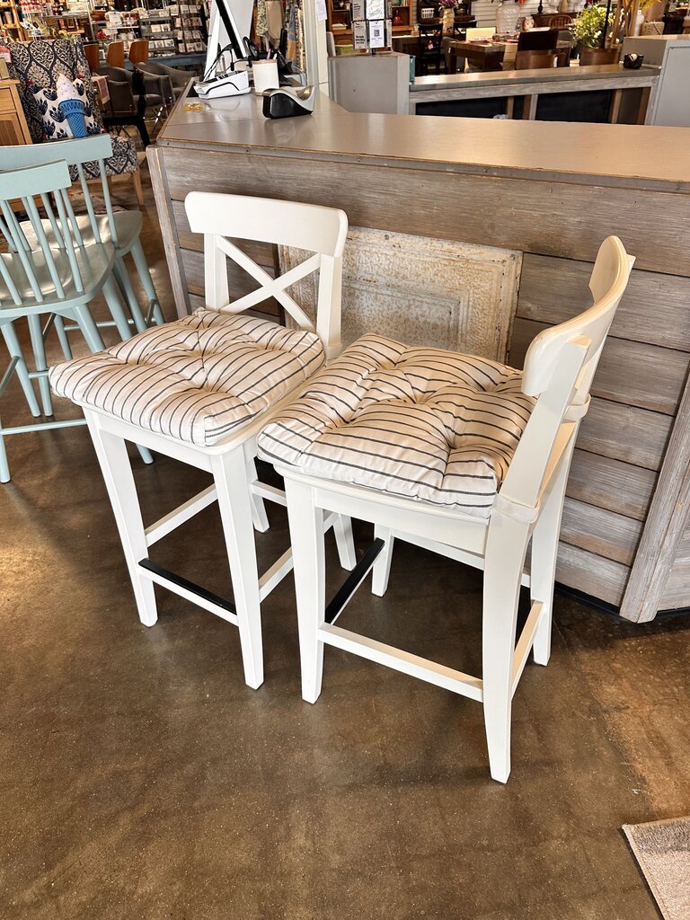 Set 2 White Cushion Counter Stools