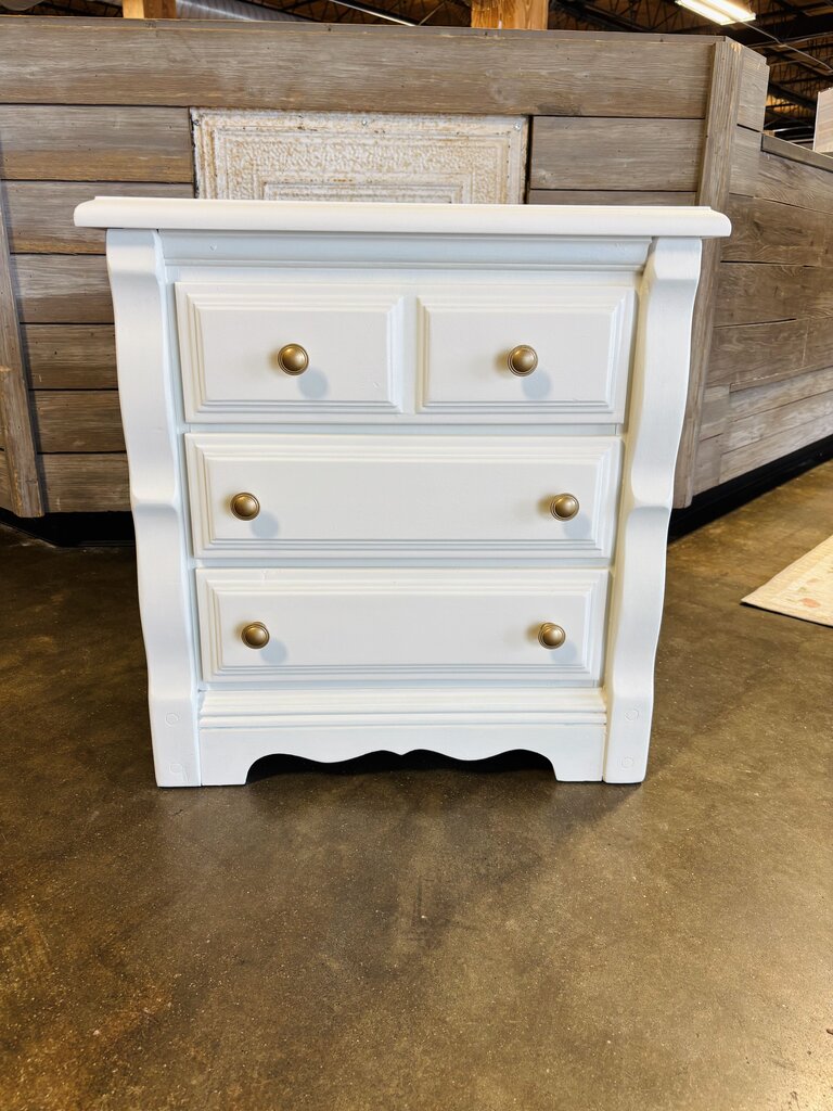 3 Drawer Nightstand 24 X 16 X 26.5