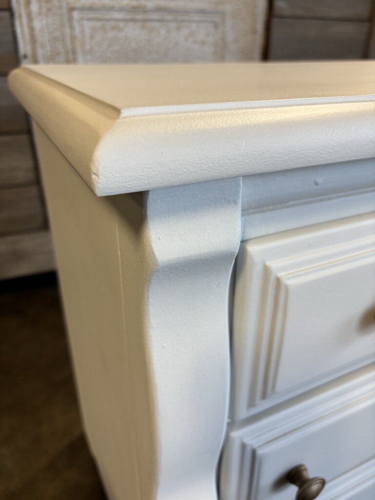 3 Drawer Nightstand 24 X 16 X 26.5