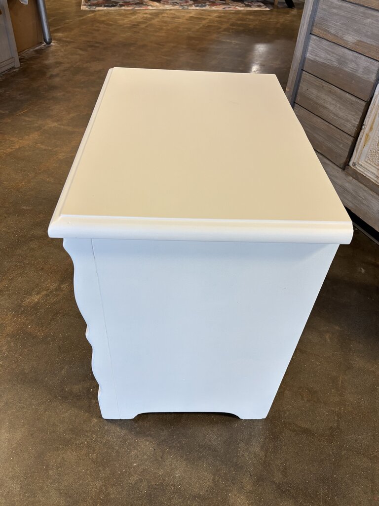 3 Drawer Nightstand 24 X 16 X 26.5