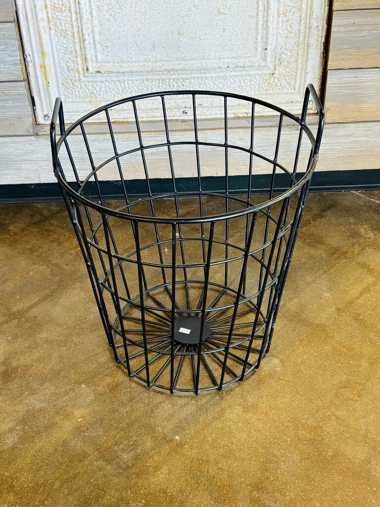 Round Wood/Metal Basket Side Table 17.25"R 19"h